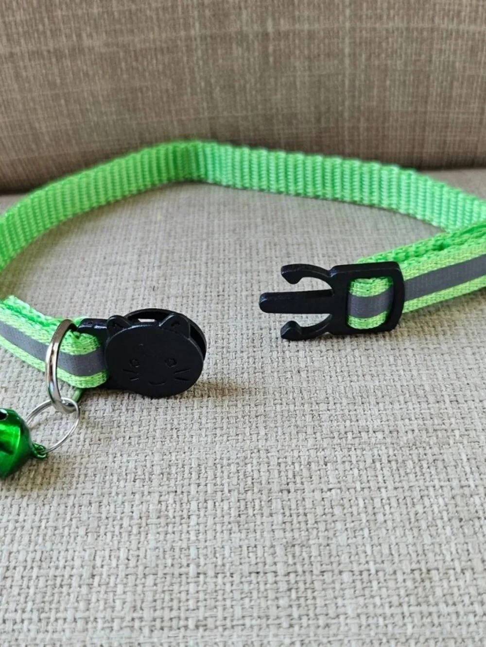 Cat Collar Neon Green With Bell Pet Accessories Size Adjustable NEW